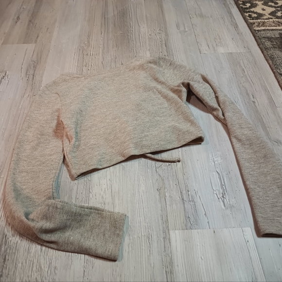 Top - Picture 3 of 4